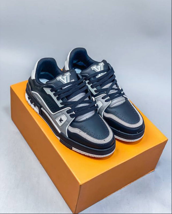 Louis Vuitton Trainer Black Gray Signature
